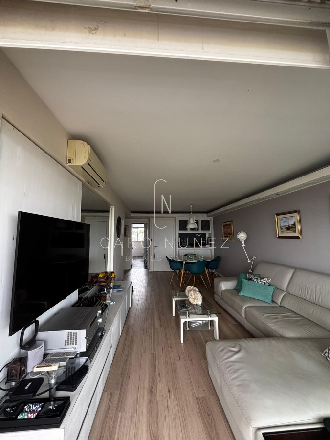 Apartamento ID.682 - Venta Apartamento dos dormitorios vista a mar