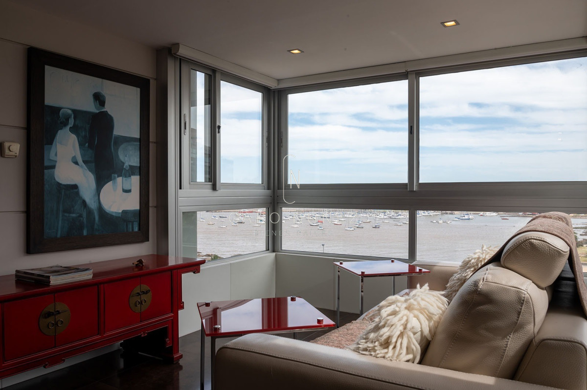 Apartamento ID.707 - Alquiler apto amoblado 3 dormitorios