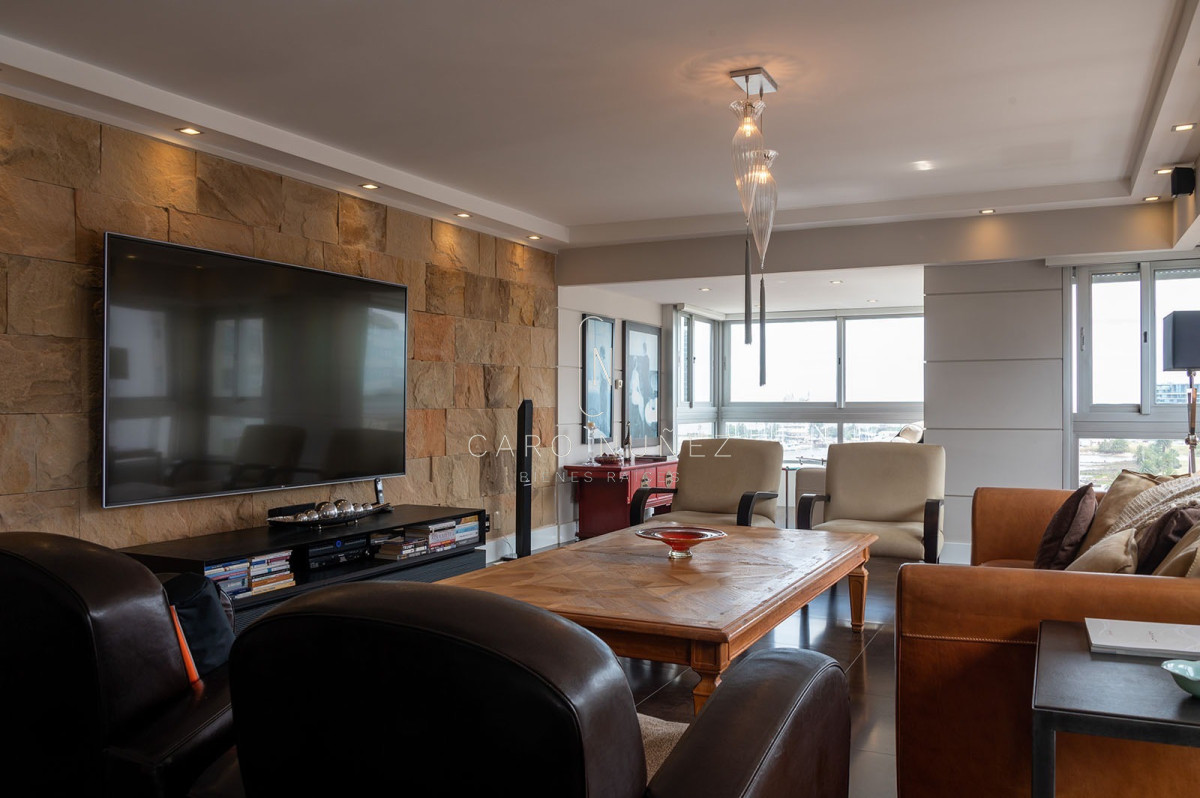 Apartamento ID.707 - Alquiler apto amoblado 3 dormitorios