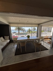 Venta apto 3 dormitorios y servicio vista Puerto