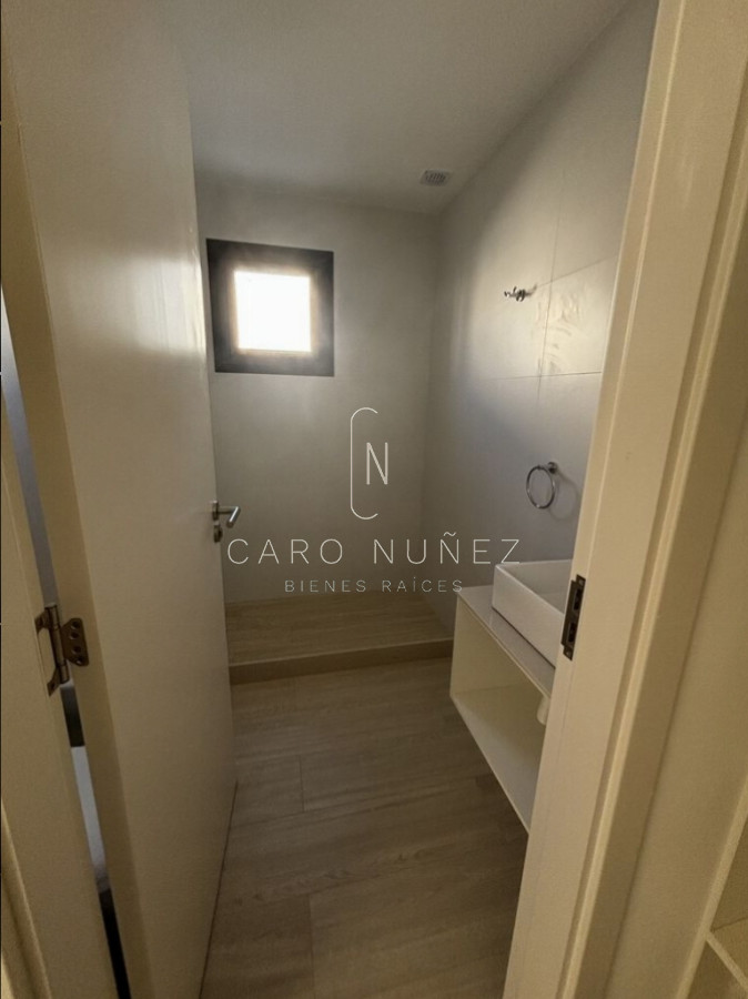 Casa ID.490 - Casa en Montevideo, Carrasco Norte