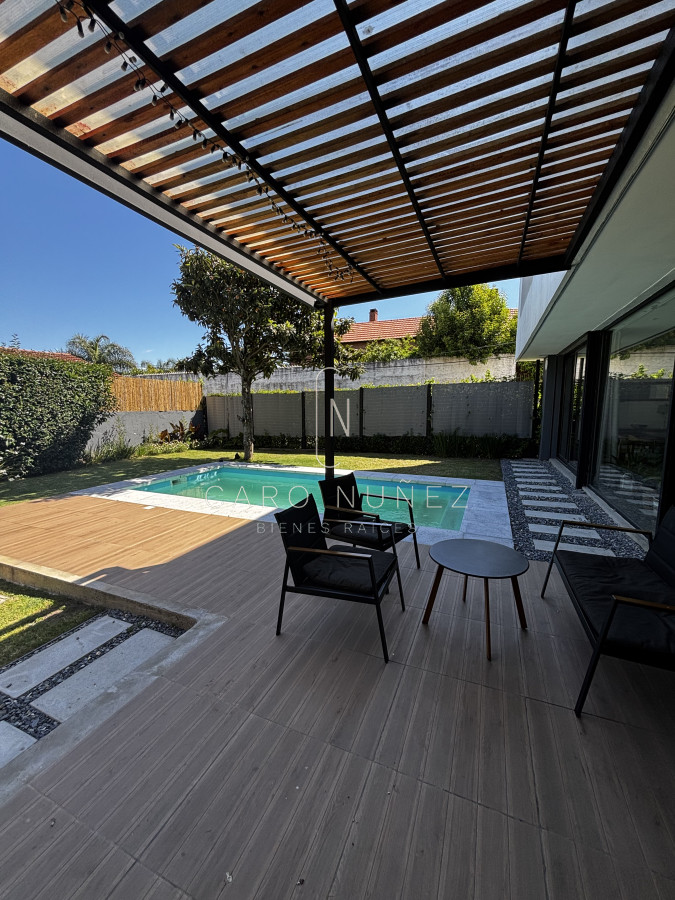 Casa ID.670 - Venta casa moderna 4 dormitorios Carrasco Sur