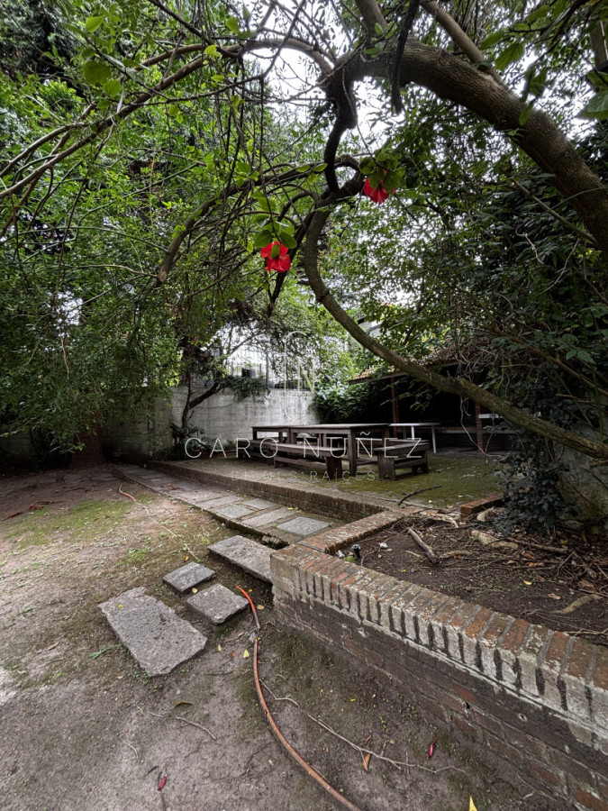 Casa ID.703 - Alquiler o venta de gran residencia de estilo en Pocitos