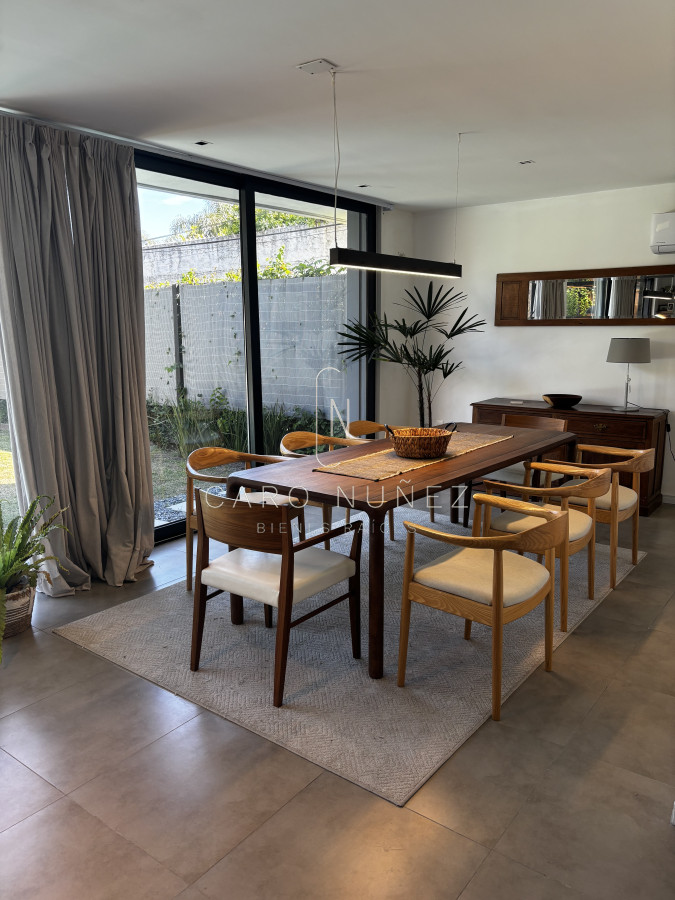 Casa ID.670 - Venta casa moderna 4 dormitorios Carrasco Sur