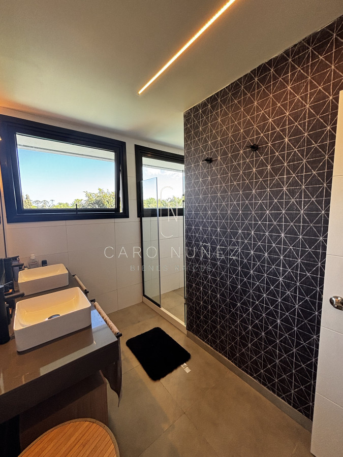 Casa ID.670 - Venta casa moderna 4 dormitorios Carrasco Sur