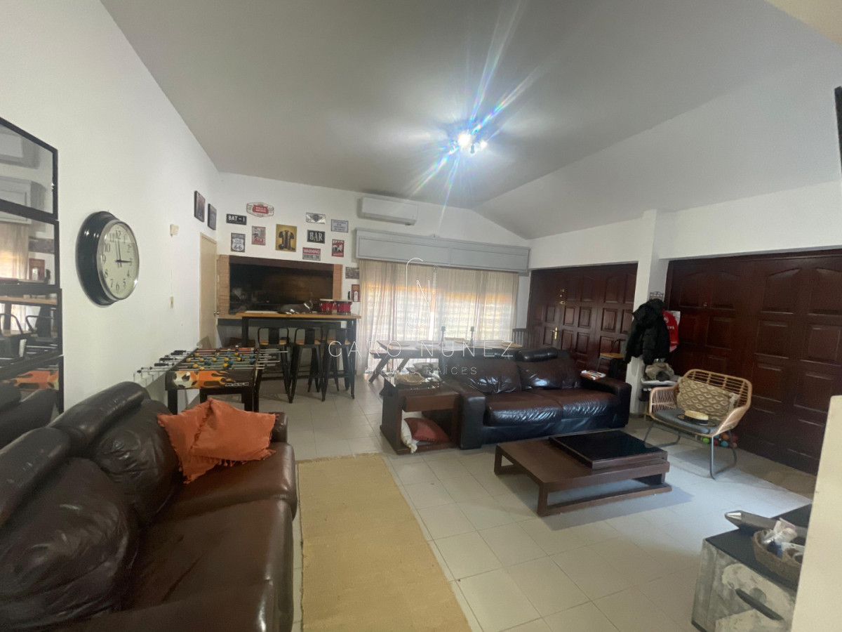 Casa ID.702 - Venta de Casa en El Pinar — Zona de gran crecimiento