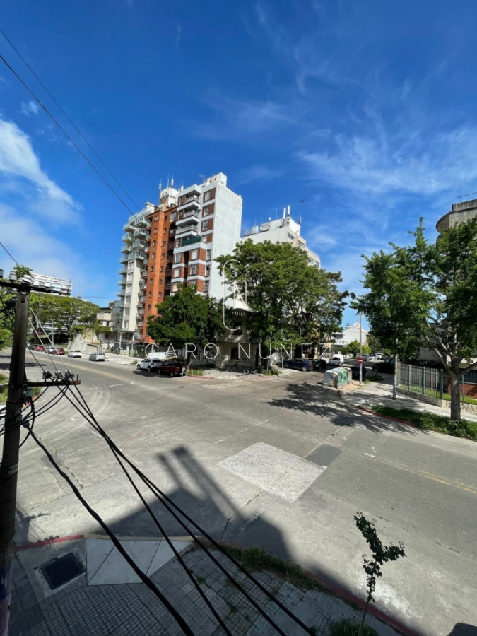 Casa ID.435 - Casa en Venta en  Punta Carretas, sobre calle Sarmiento.