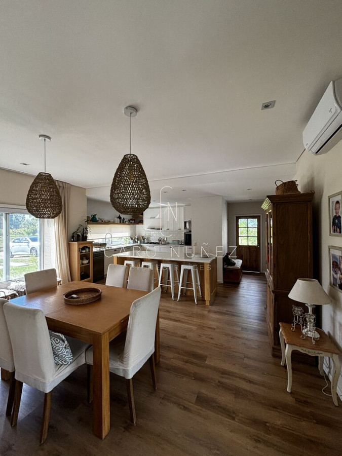 Casa ID.554 - Venta casa 4 dormitorios en Colinas de Carrasco