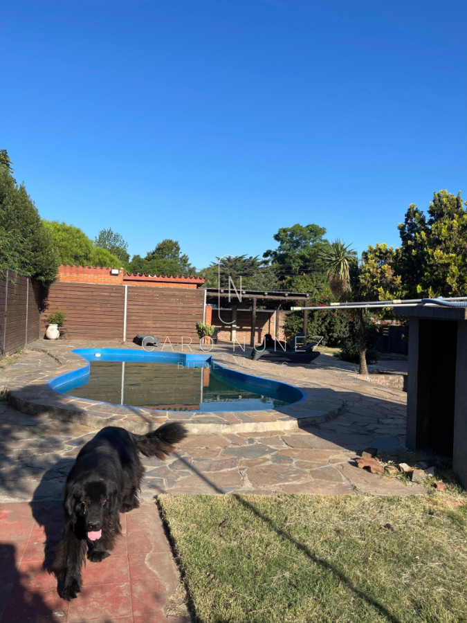 Casa ID.702 - Venta de Casa en El Pinar — Zona de gran crecimiento