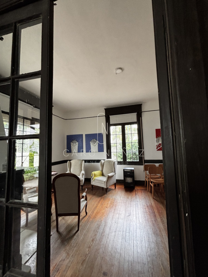 Casa ID.703 - Alquiler o venta de gran residencia de estilo en Pocitos