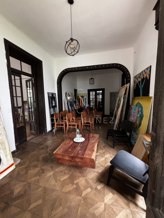 Casa ID.703 - Alquiler o venta de gran residencia de estilo en Pocitos