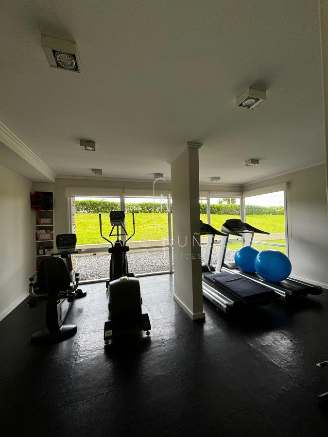 Apartamento ID.591 - APTO EN VENTA 3 SUITES EN PUNTA DEL ESTE SOBRE LA MANSA-