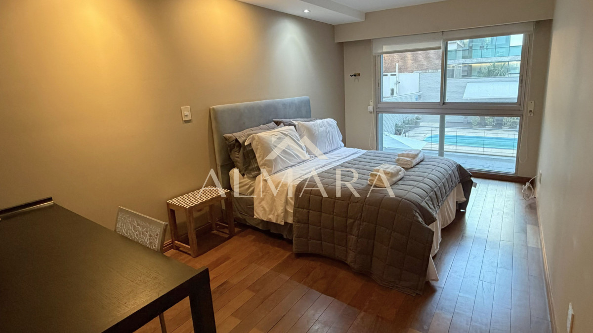 Apartamento ID.2 - VENTA Apartamento Puerto del Buceo frente al mar 3 suites, servicio y 2 Gje.