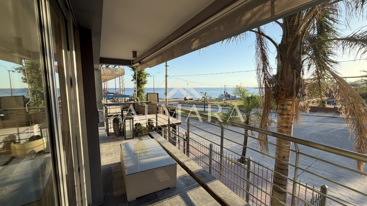 Apartamento ID.2 - VENTA Apartamento Puerto del Buceo frente al mar 3 suites, servicio y 2 Gje.