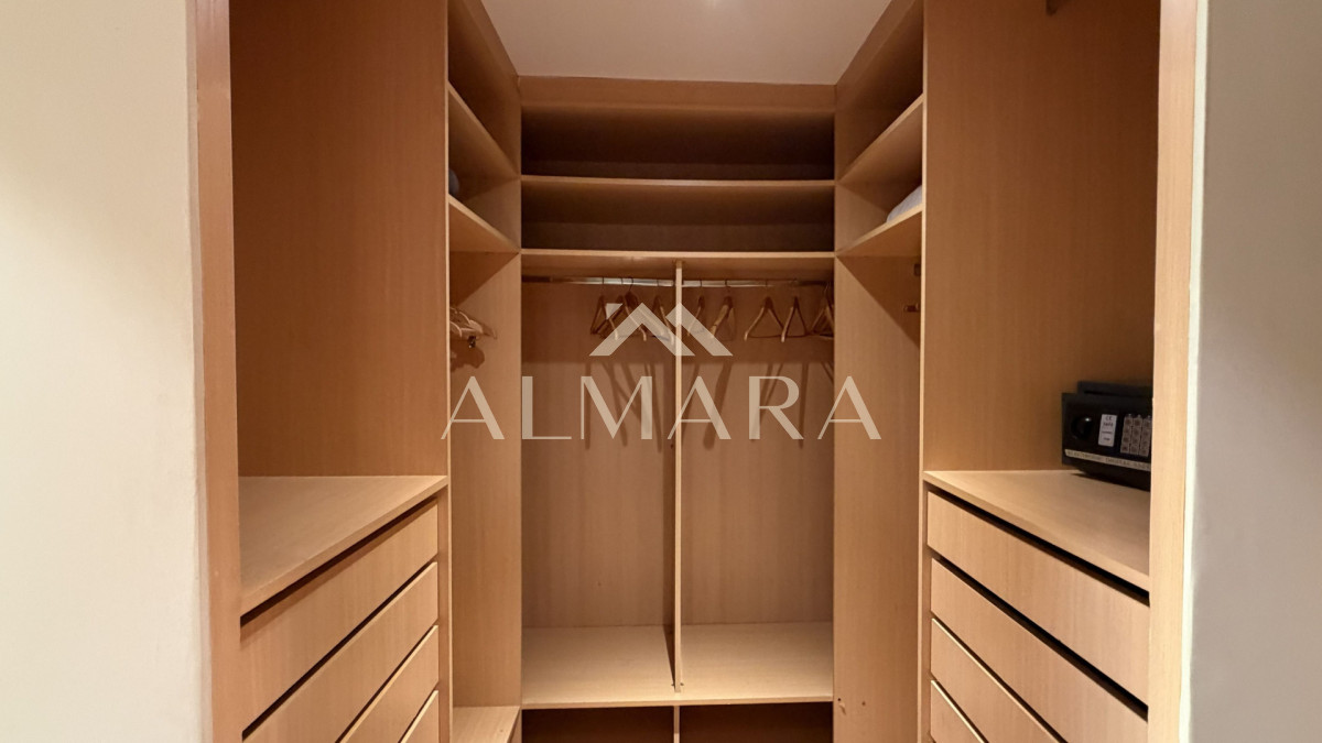 Apartamento ID.2 - VENTA Apartamento Puerto del Buceo frente al mar 3 suites, servicio y 2 Gje.