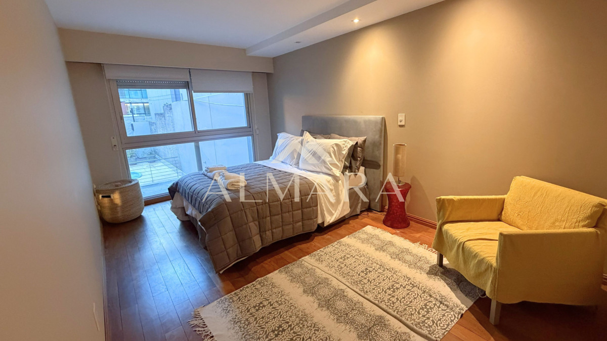 Apartamento ID.2 - VENTA Apartamento Puerto del Buceo frente al mar 3 suites, servicio y 2 Gje.