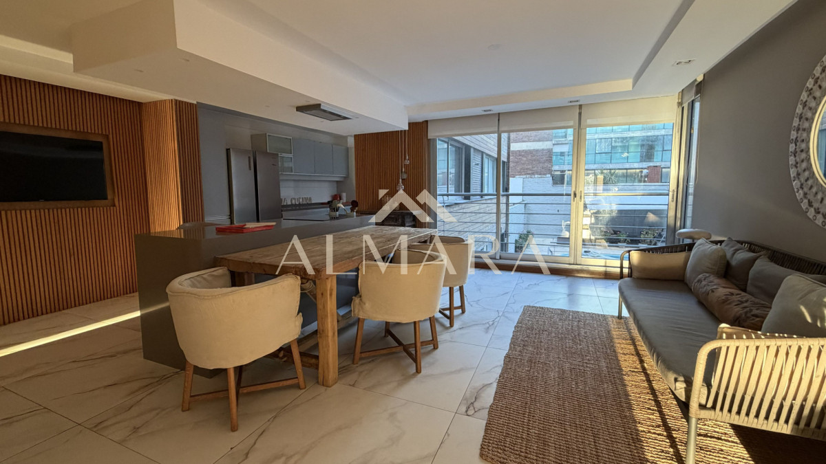 Apartamento ID.2 - VENTA Apartamento Puerto del Buceo frente al mar 3 suites, servicio y 2 Gje.