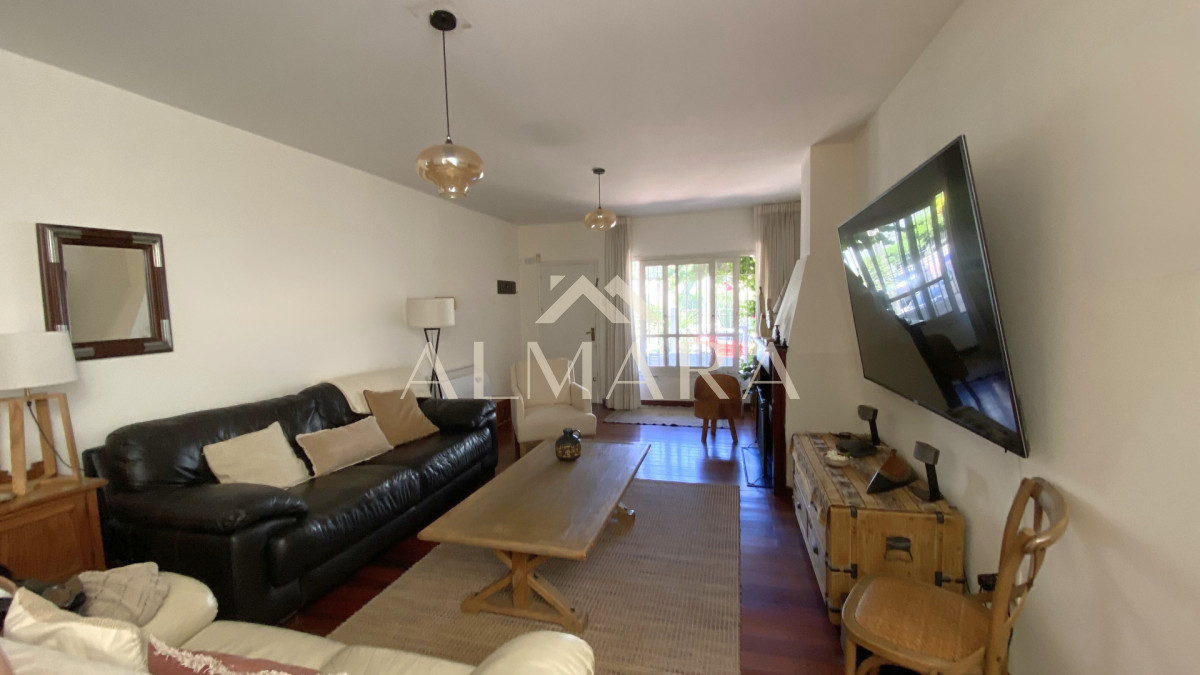 Casa ID.1 - VENTA Casa Buceo 5 dorm a metros del mar y WTC