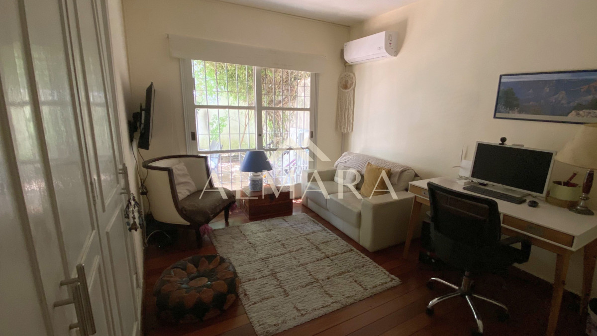 Casa ID.1 - VENTA Casa Buceo 5 dorm a metros del mar y WTC