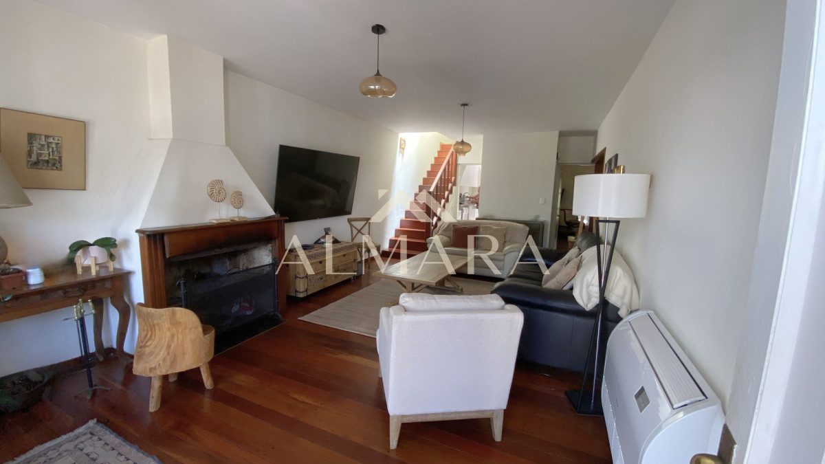 Casa ID.1 - VENTA Casa Buceo 5 dorm a metros del mar y WTC