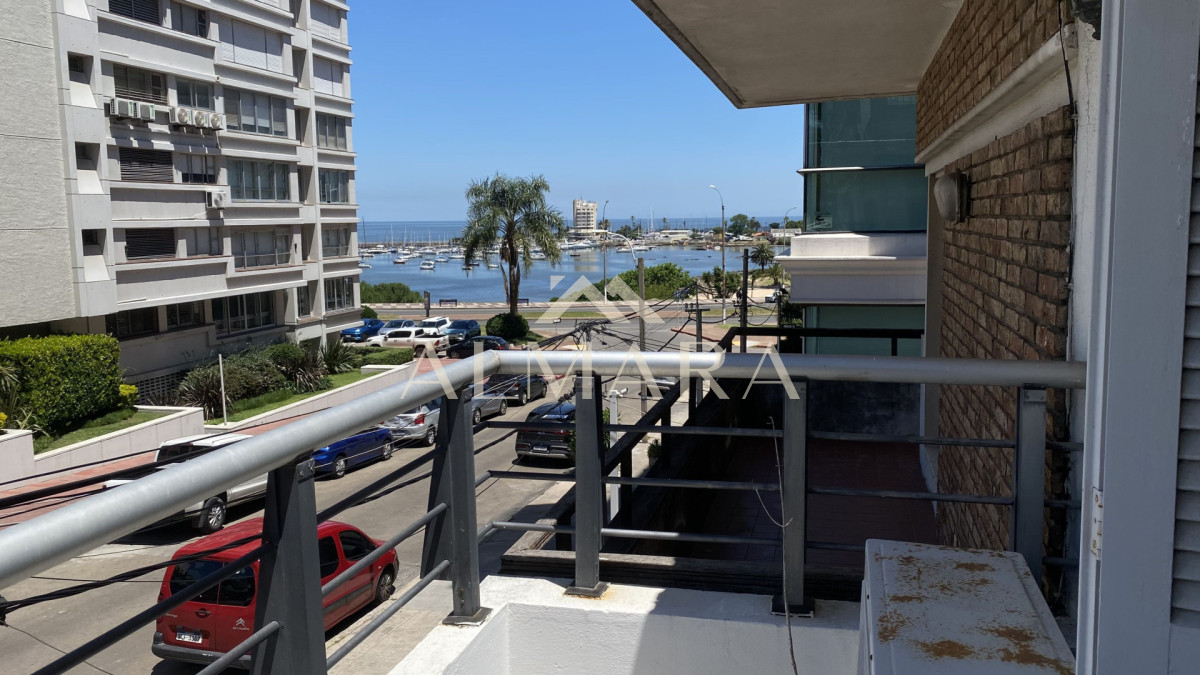 Casa ID.1 - VENTA Casa Buceo 5 dorm a metros del mar y WTC