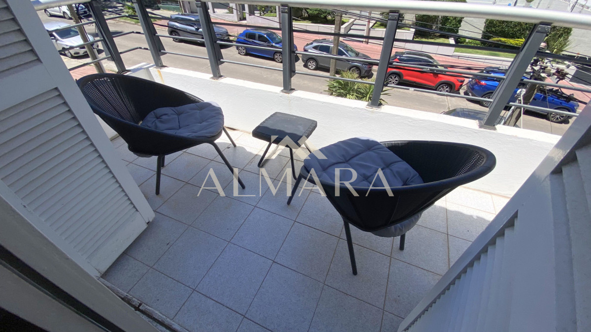 Casa ID.1 - VENTA Casa Buceo 5 dorm a metros del mar y WTC