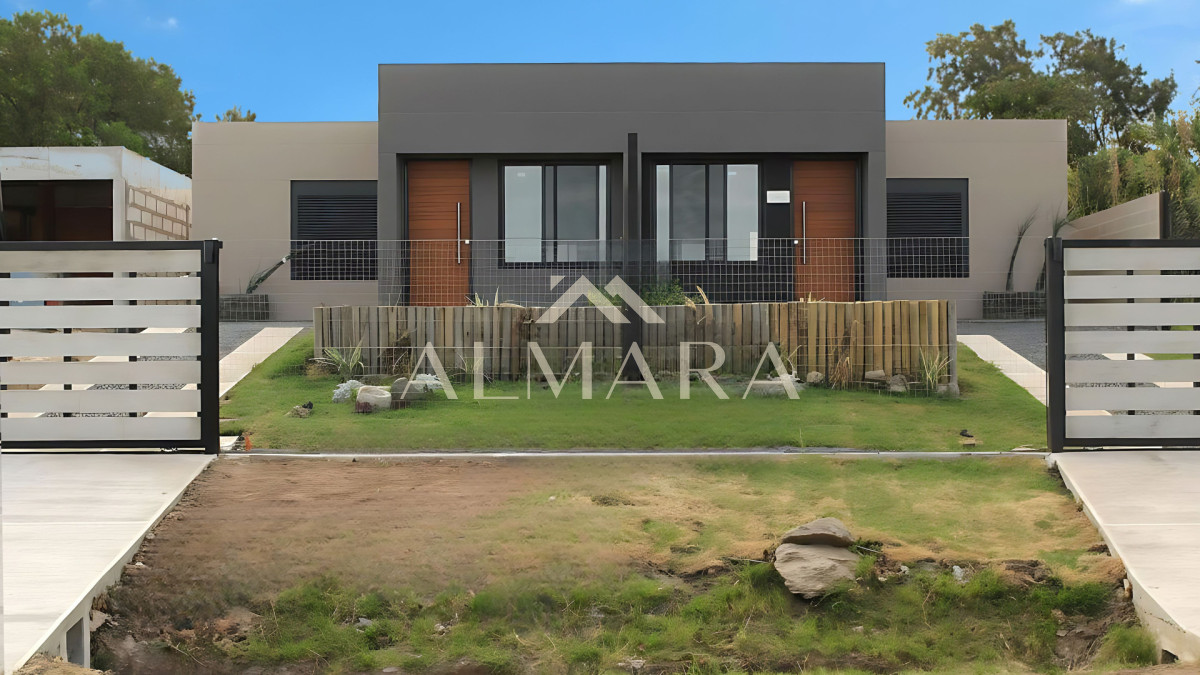 Casa ID.9 - Venta Última casa a estrenar 3 dorm Lagomar Ley 18.795 cochera y patio