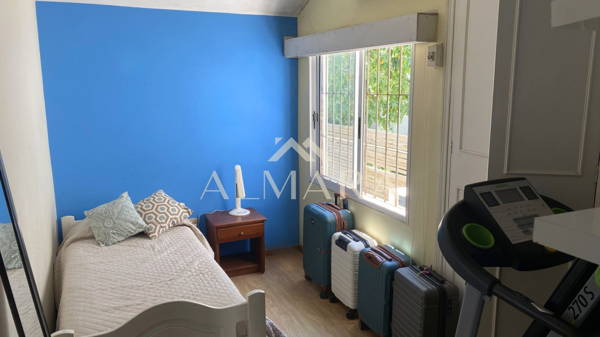 Casa ID.1 - VENTA Casa Buceo 5 dorm a metros del mar y WTC