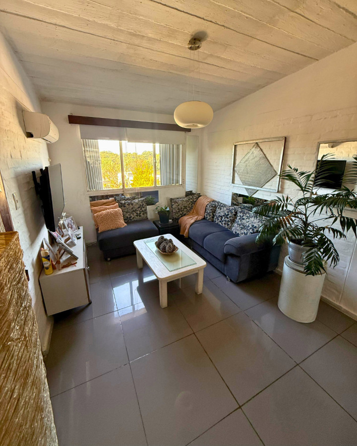 Casa ID.83 - Casa en Venta en el Centro de Colonia del Sacramento Ubicación estratégica | 3 Dormitorios | U$S 80.000