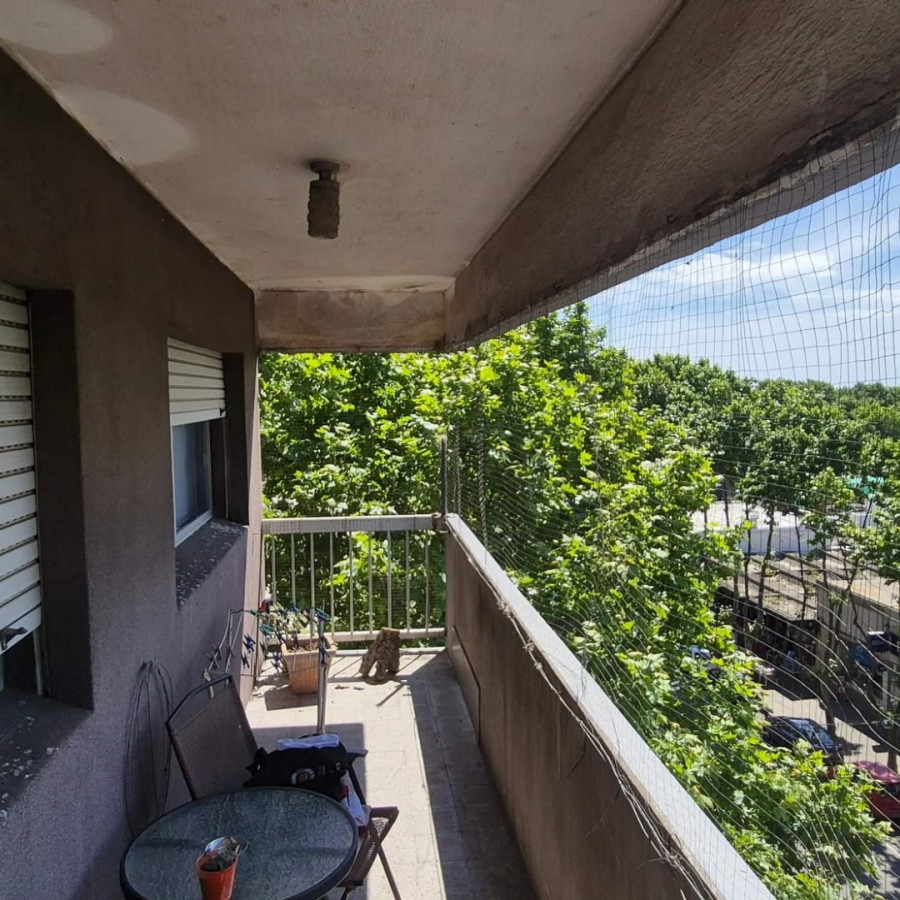 Casa ID.77 - Apartamento en Venta sobre Av. General Flores | Colonia del Sacramento U$S 195.000 | 3 Dormitorios | Balcón | Excelente Ubicación