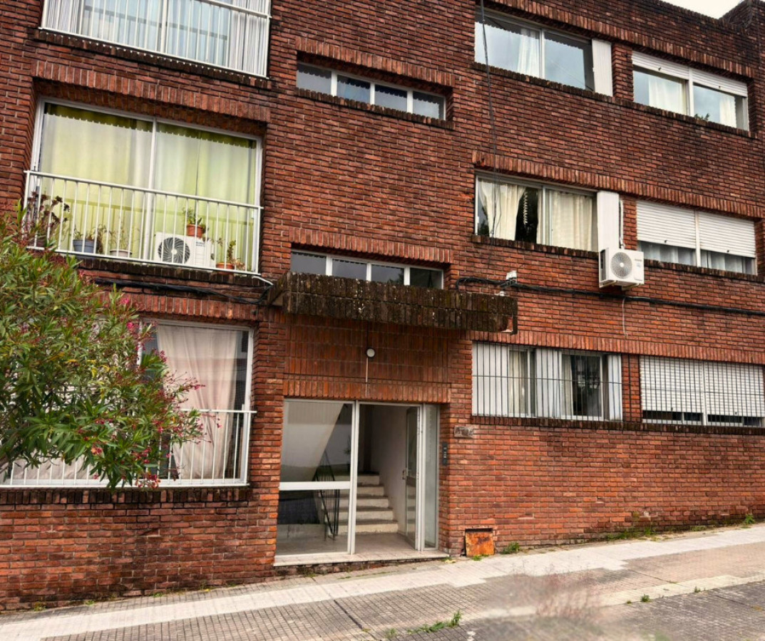 Casa ID.207 -  En alquiler - Planta baja con patio en José Pedro Varela 