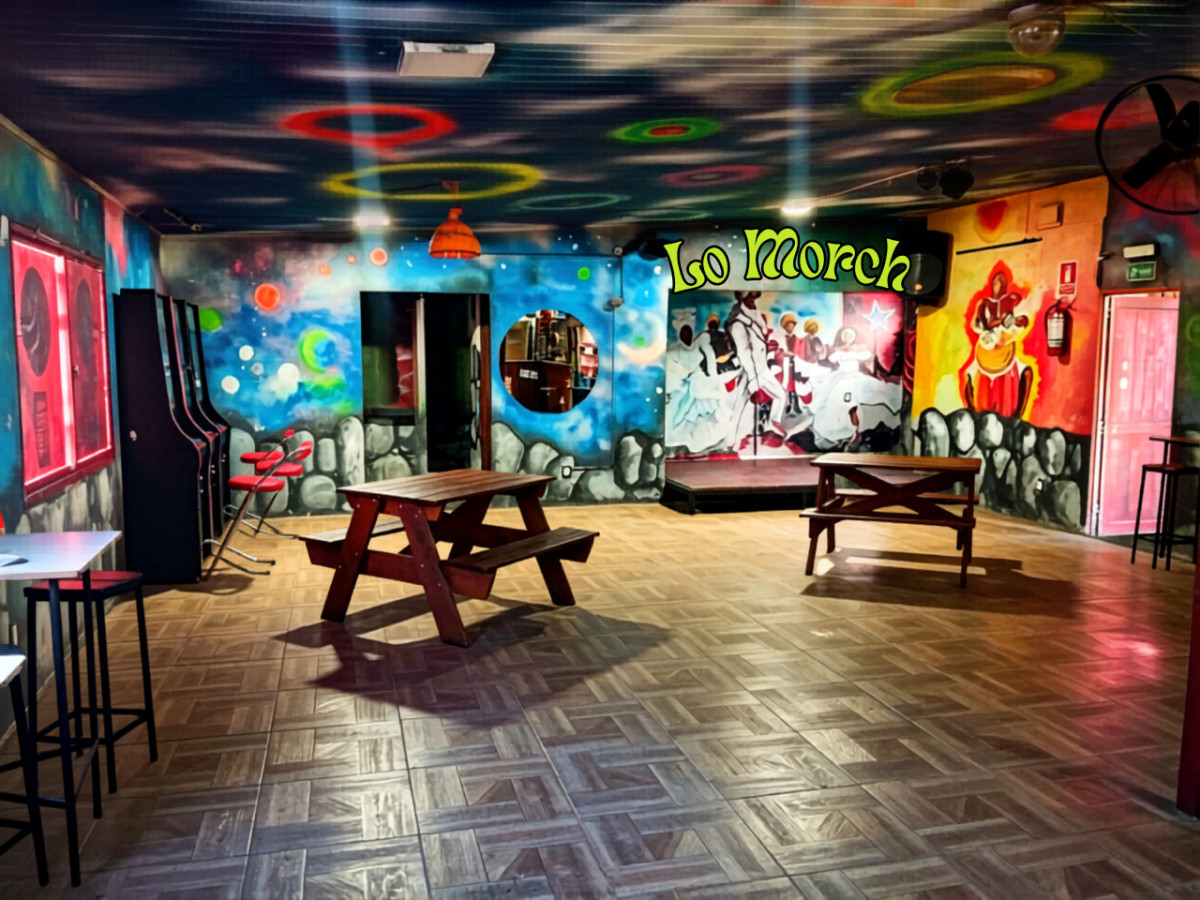 Casa ID.105 - Local Comercial en Alquiler | Ideal para Resto Bar, Eventos y Emprendimientos