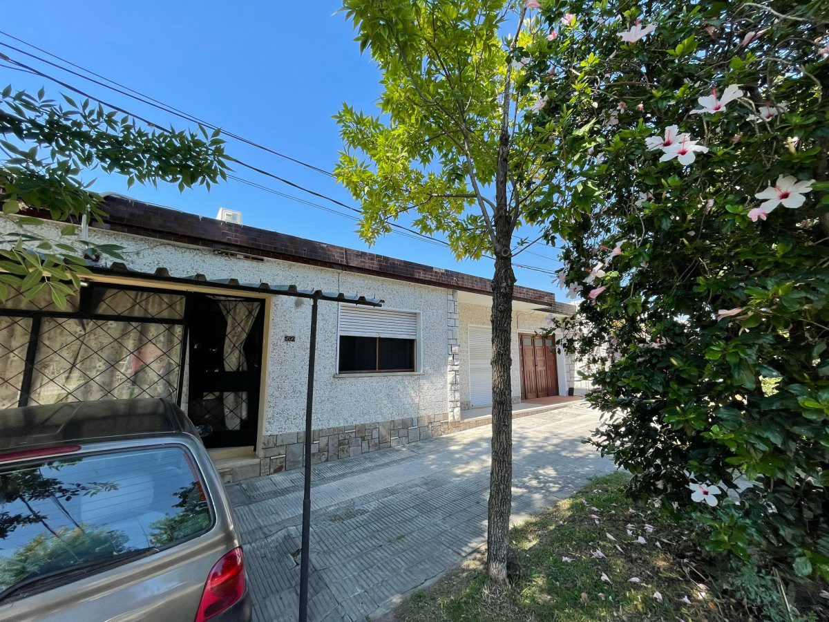 Casa ID.28 - Casa Familiar + Apartamento Independiente | Precio Total: U$D 250.000