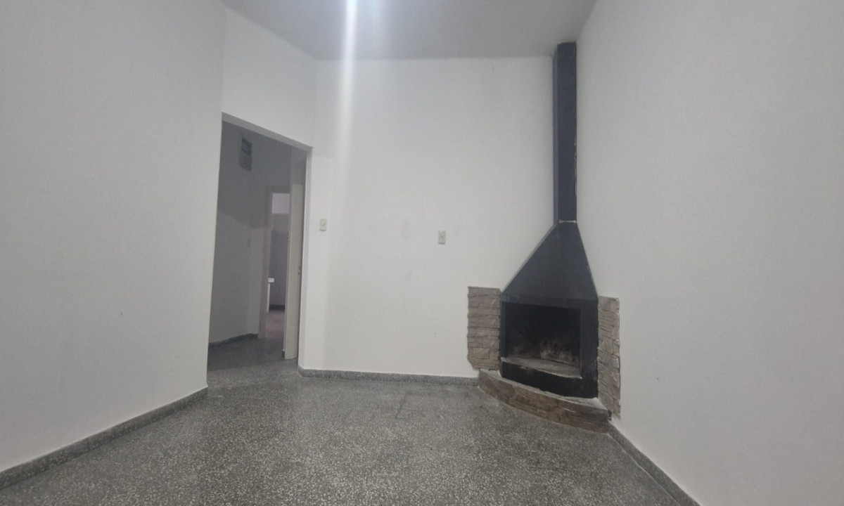 Casa ID.82 - Casa en Venta en Pueblo Nuevo | Colonia del Sacramento Ubicación Estratégica | Gran Patio | U$S 140.000