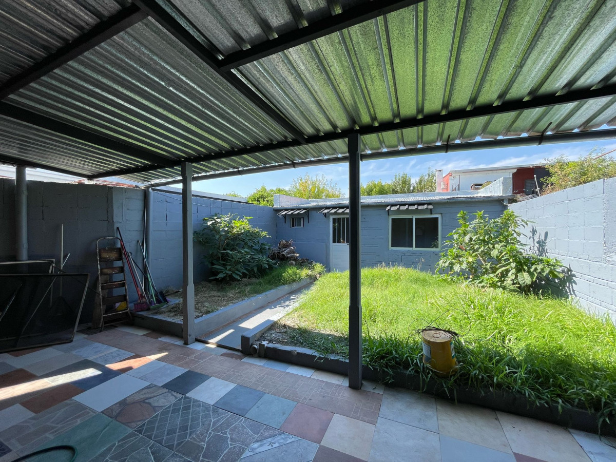 Casa ID.28 - Casa Familiar + Apartamento Independiente | Precio Total: U$D 250.000