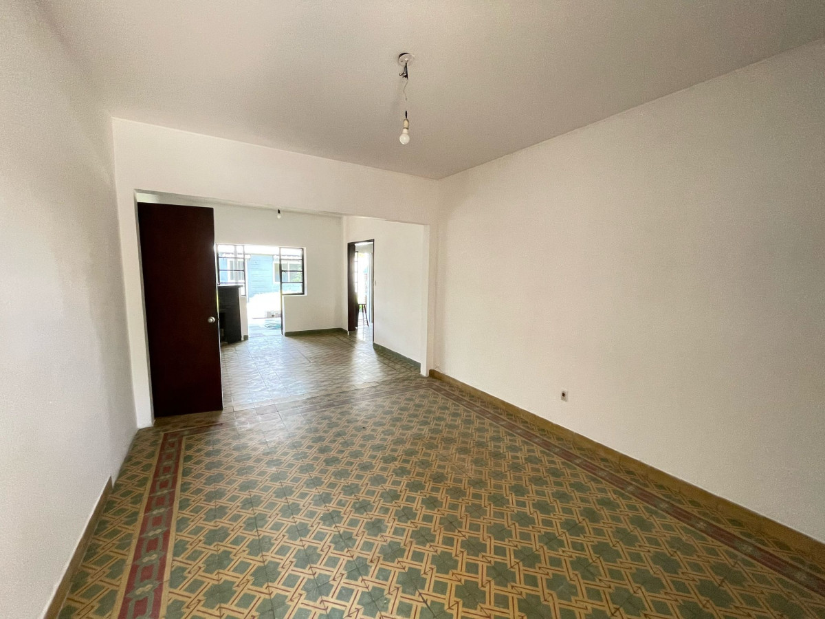 Casa ID.28 - Casa Familiar + Apartamento Independiente | Precio Total: U$D 250.000