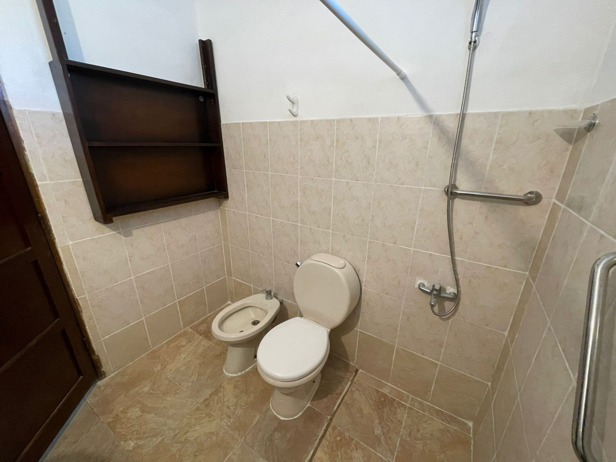 Casa ID.127 - Casa en Alquiler – 1 Dormitorio con Patio y Alero | $22.000 mensuales