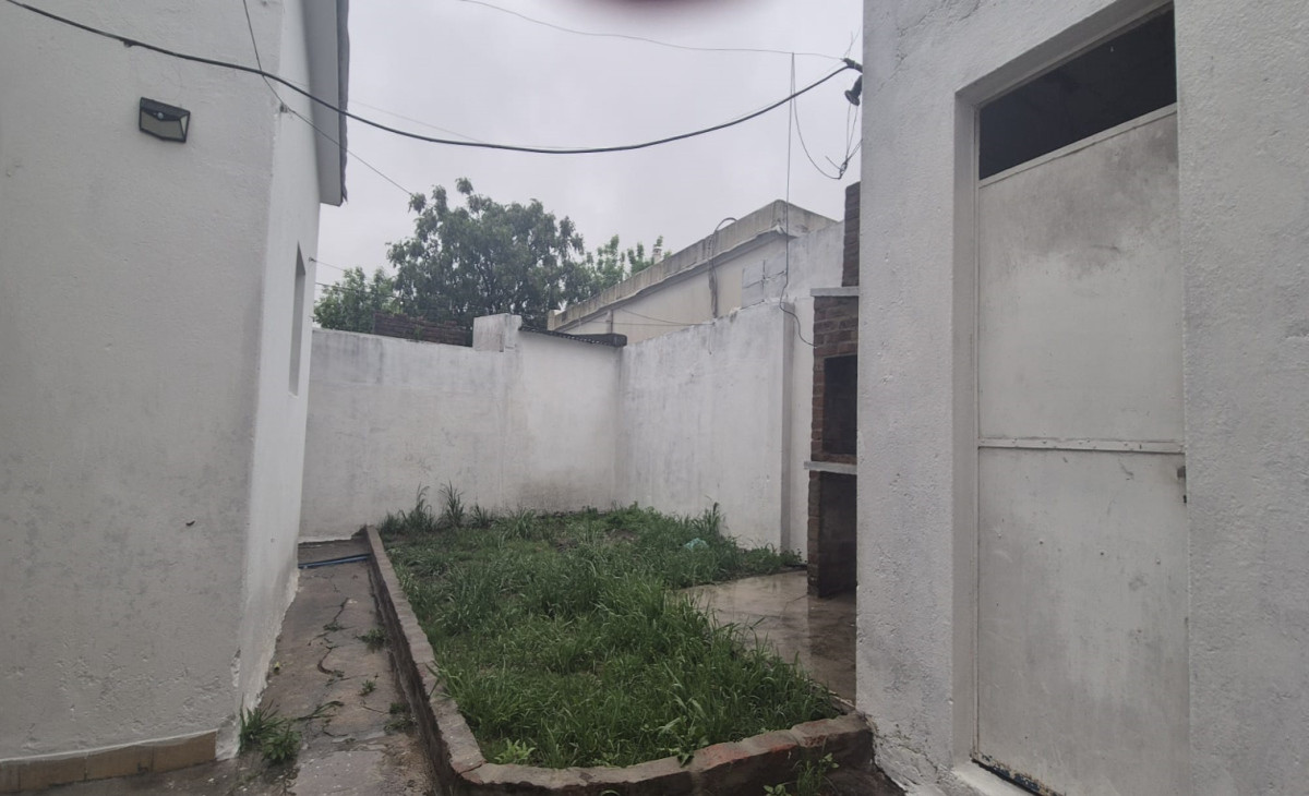 Casa ID.82 - Casa en Venta en Pueblo Nuevo | Colonia del Sacramento Ubicación Estratégica | Gran Patio | U$S 140.000