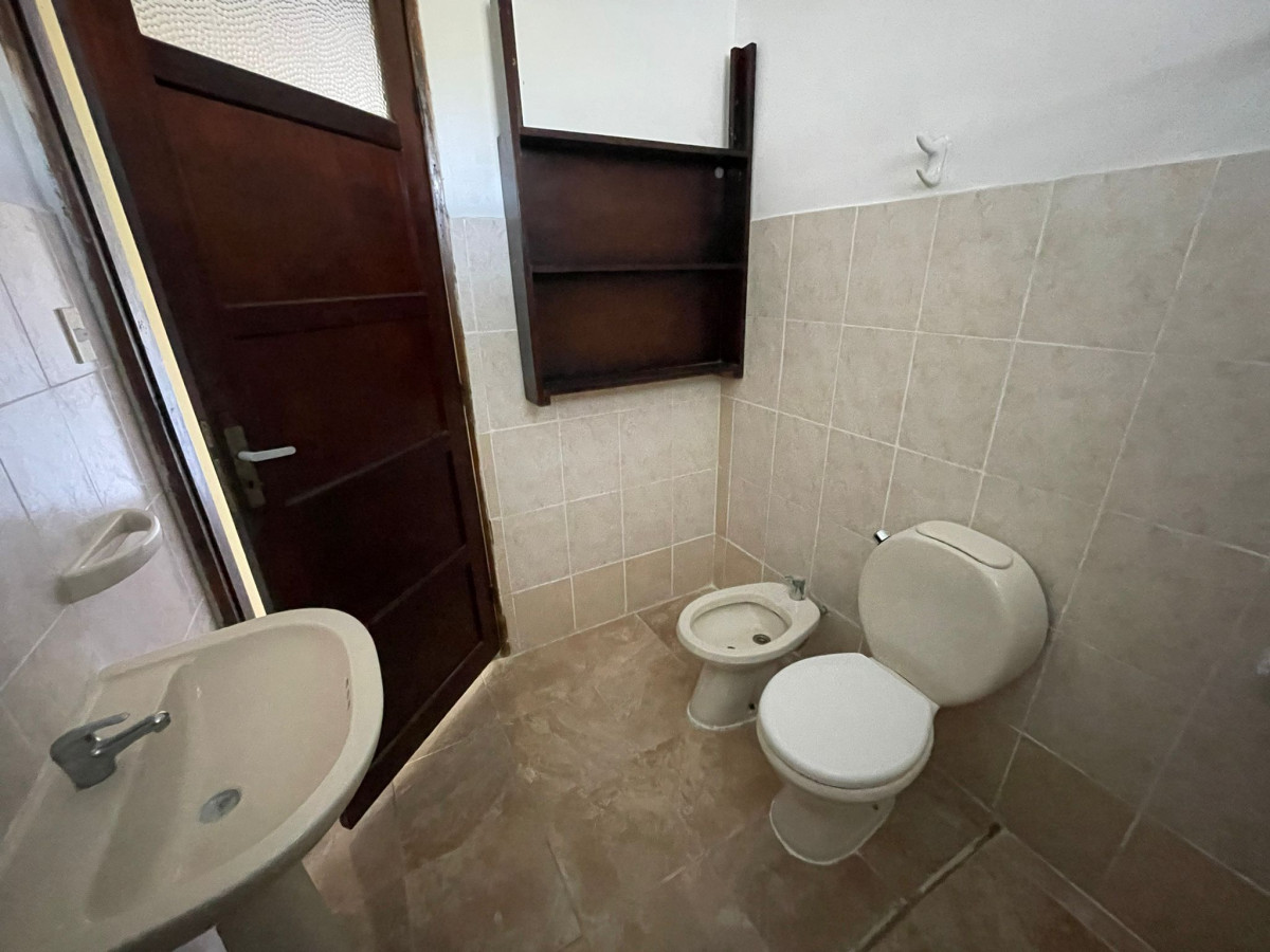 Casa ID.127 - Casa en Alquiler – 1 Dormitorio con Patio y Alero | $22.000 mensuales
