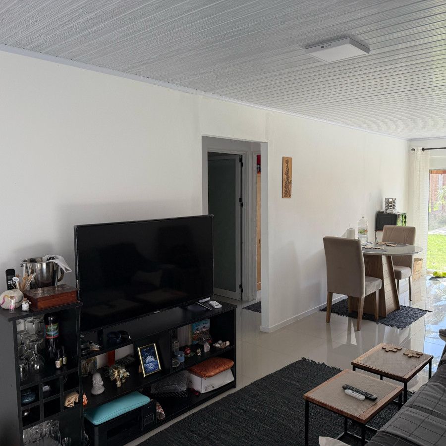Casa ID.46 - Casa Contemporánea en Venta | 3 Ambientes + Piscina | Precio: U$D 125.000