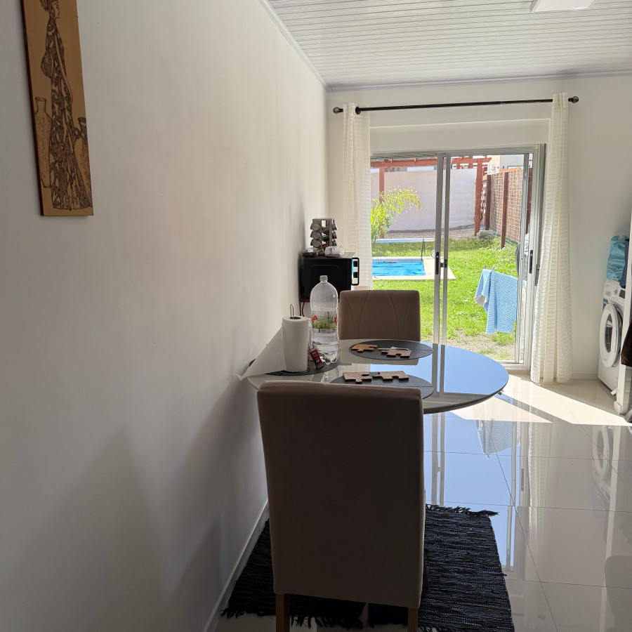 Casa ID.46 - Casa Contemporánea en Venta | 3 Ambientes + Piscina | Precio: U$D 125.000