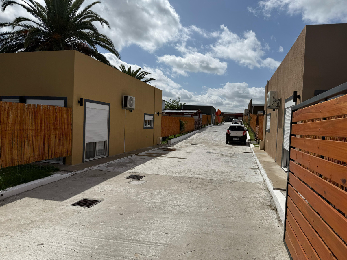 Casa ID.46 - Casa Contemporánea en Venta | 3 Ambientes + Piscina | Precio: U$D 125.000