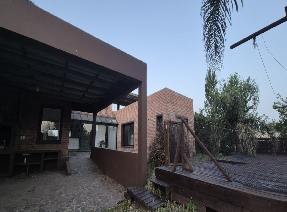 Casa ID.93 - Casa en Alquiler en Barrio Sheraton – Colonia del Sacramento