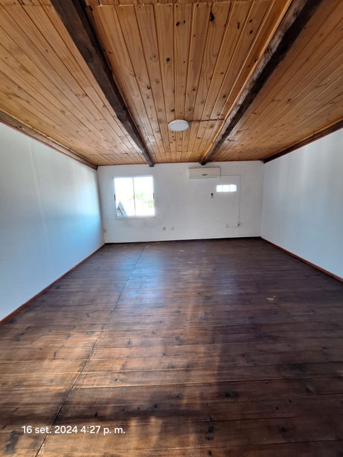 Casa ID.61 - Casa en Alquiler de Dos Plantas Próxima a Zona Franca y Balneario Ferrando | Colonia del Sacramento