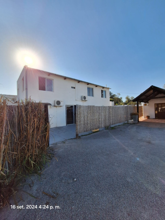 Casa ID.61 - Casa en Alquiler de Dos Plantas Próxima a Zona Franca y Balneario Ferrando | Colonia del Sacramento