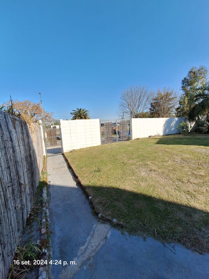 Casa ID.61 - Casa en Alquiler de Dos Plantas Próxima a Zona Franca y Balneario Ferrando | Colonia del Sacramento