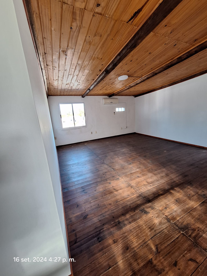 Casa ID.61 - Casa en Alquiler de Dos Plantas Próxima a Zona Franca y Balneario Ferrando | Colonia del Sacramento