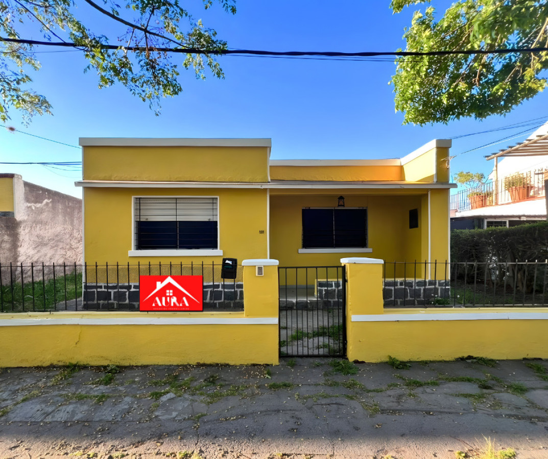 Casa ID.195 - Alquiler Casa 2 Dormitorios - Calle Río Negro, Colonia del Sacramento