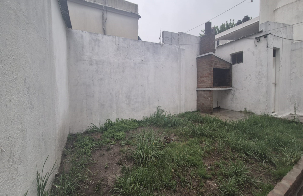 Casa ID.82 - Casa en Venta en Pueblo Nuevo | Colonia del Sacramento Ubicación Estratégica | Gran Patio | U$S 140.000