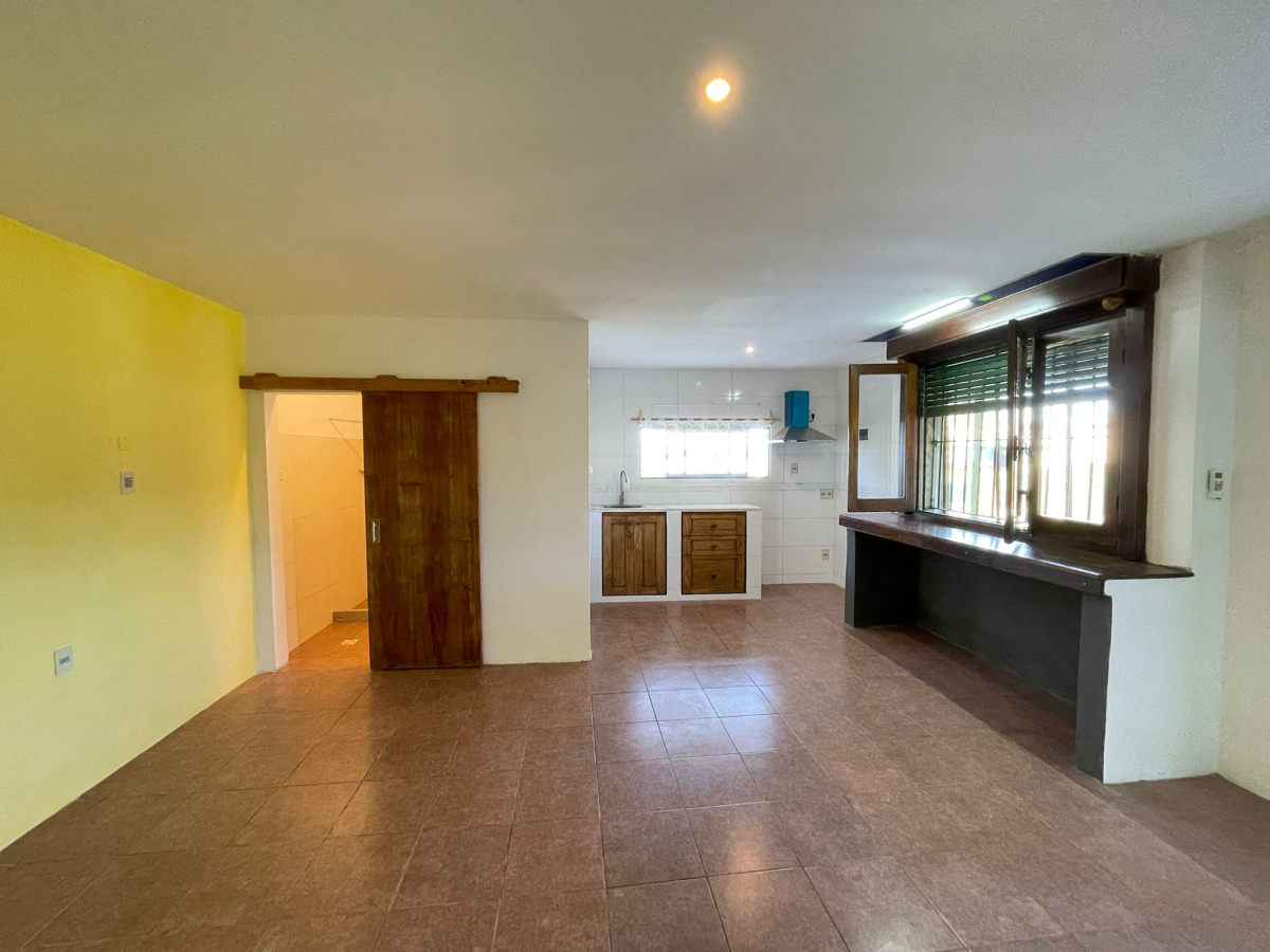 Casa ID.127 - Casa en Alquiler – 1 Dormitorio con Patio y Alero | $22.000 mensuales